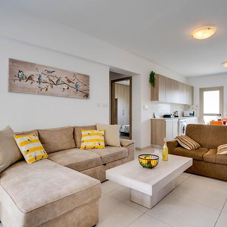 Lemon Paradise City Centre 200M From Beach لارنكا المظهر الخارجي الصورة